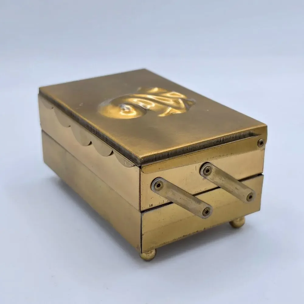 Unbranded vintage gold